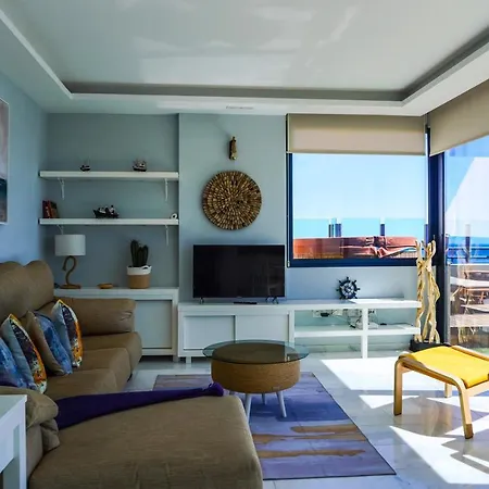 Lamar Luxury Penthouse With Jacuzzi