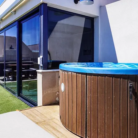 Lamar Luxury Penthouse With Jacuzzi * بويرتيتو دو غويمار